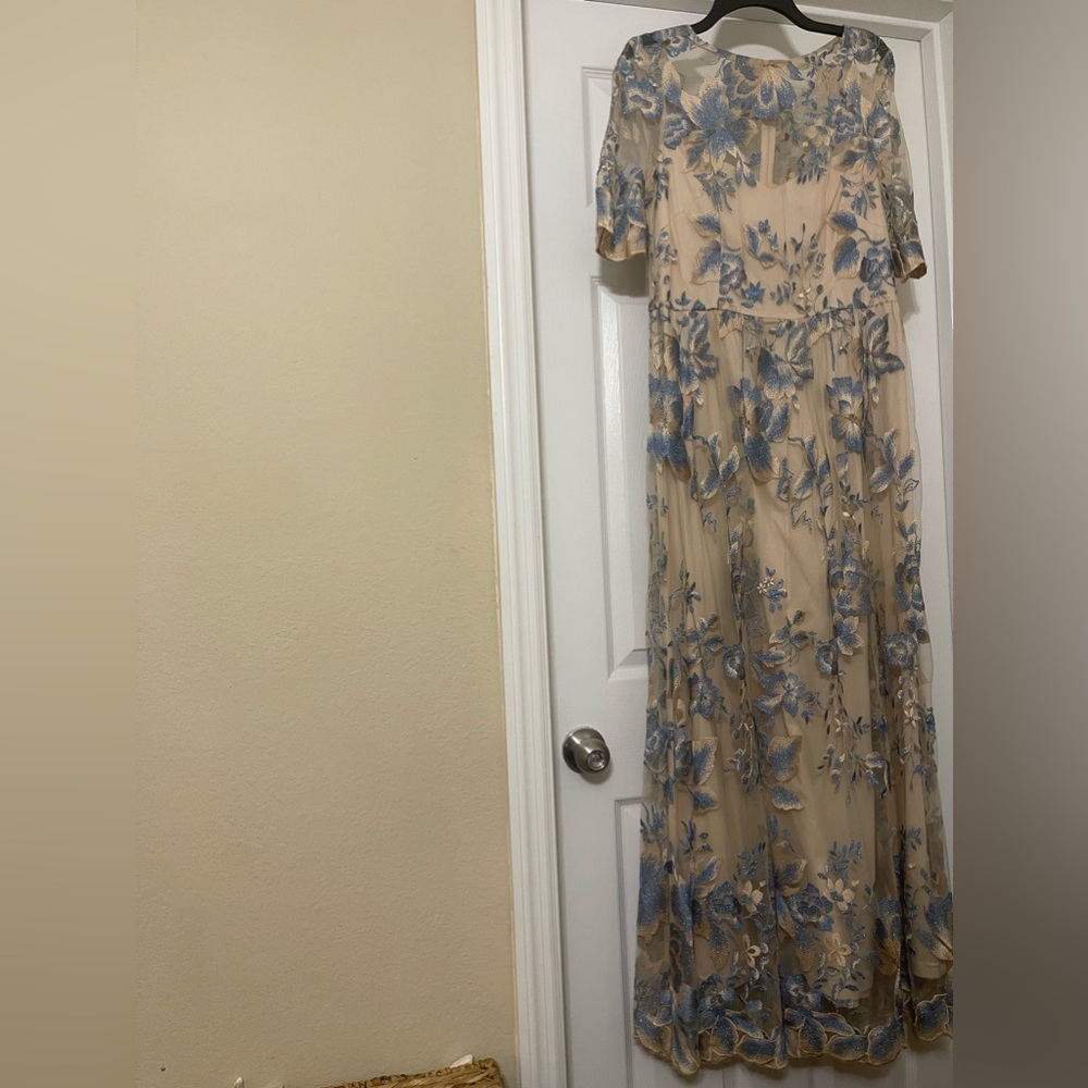 Hijabi friendly blue dress by Adriana Papell!